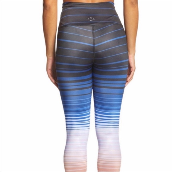 Beyond Yoga | Lux Ombre Leggings - Picture 8 of 12